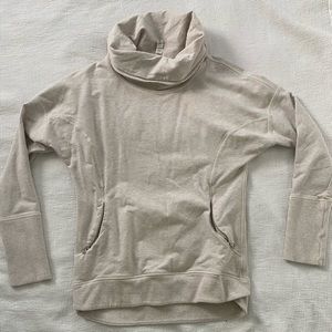 Lululemon Size 6 Sweatshirt
